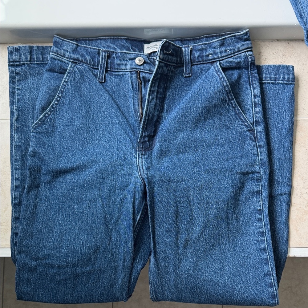 Abercrombie & Fitch high rise 90s relaxed Jean